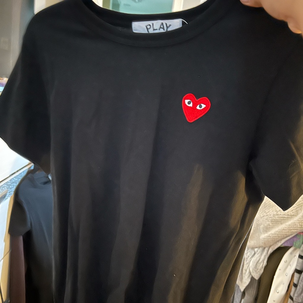 Kids comme des garçon black tshirt with heart logo